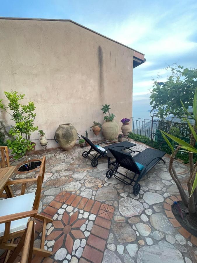 Villa The Secret Garden Forza dʼAgro Exterior foto